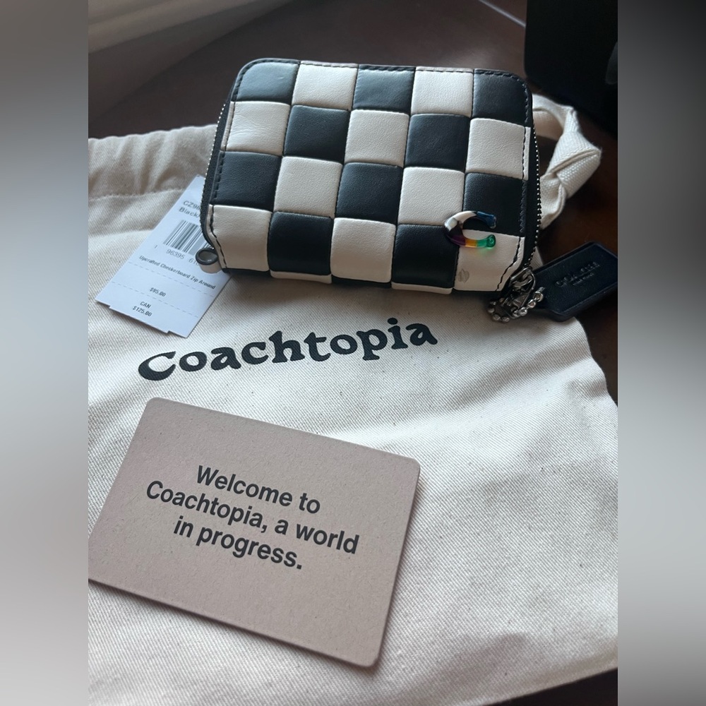 DISCONTINUED COACHTOPIA ZIP ROUND CHECKERBOARD WALLET - Picture 2 of 9